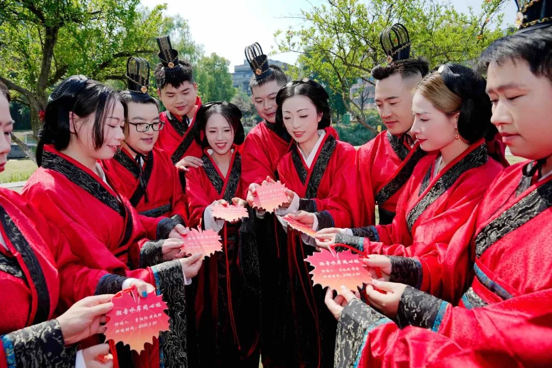 5·20婚姻登记全国通办，成都凭啥让新人们如此青睐？  第3张