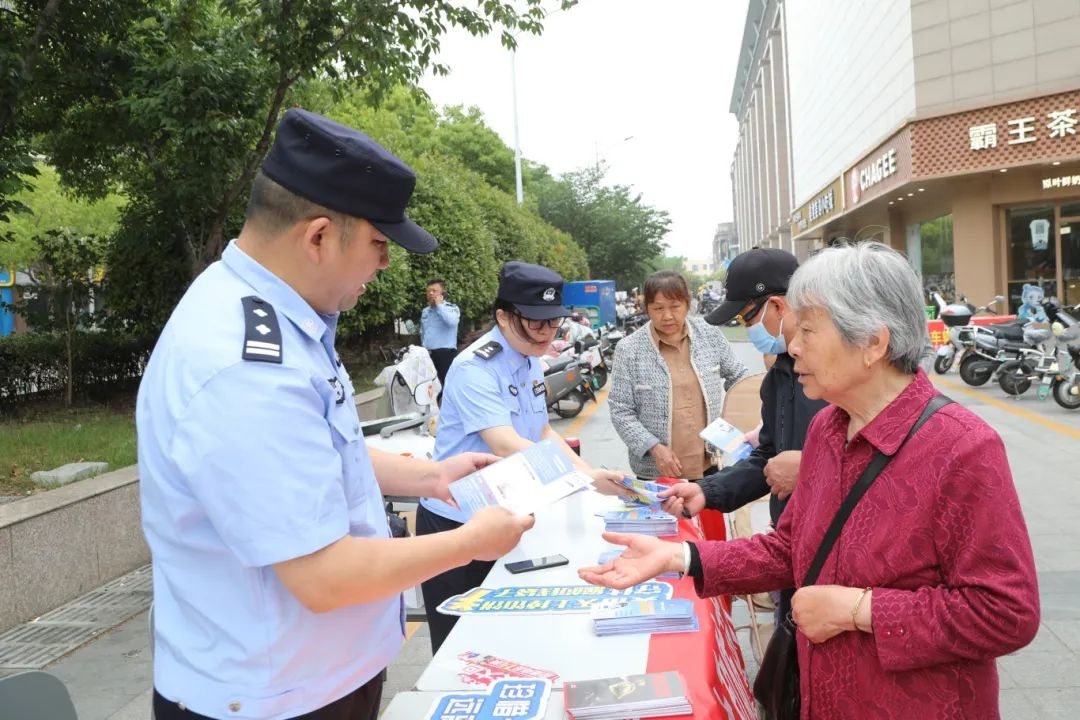 反诈宣传进景区筑牢安全风警线？带你直击公安工作一线  第2张