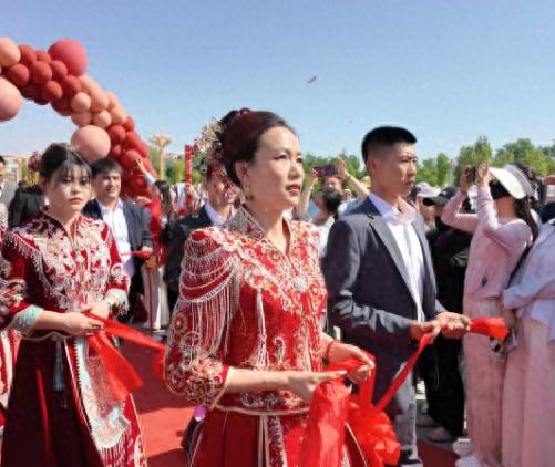 5·20海原县移风易俗青年集体婚礼，12对新人缘何这样办？