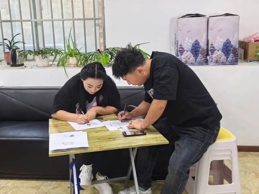 5·20登记高峰！理县婚姻登记处为何这般热闹非凡？  第3张