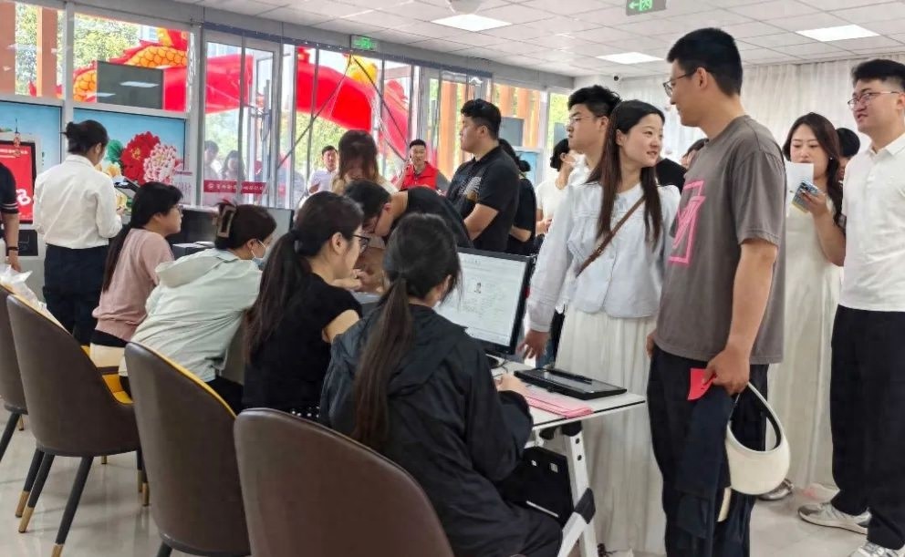 520领证高峰！菏泽鲁西新区婚姻登记处为何如此火爆？