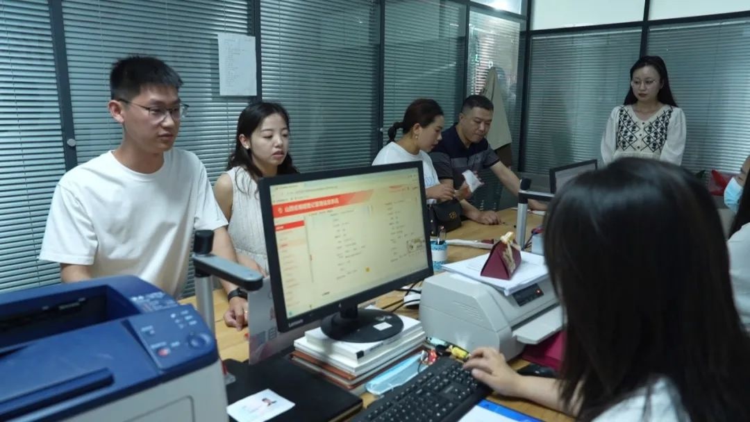 520领证高峰，县婚姻登记处如何保障新人高效登记？  第3张