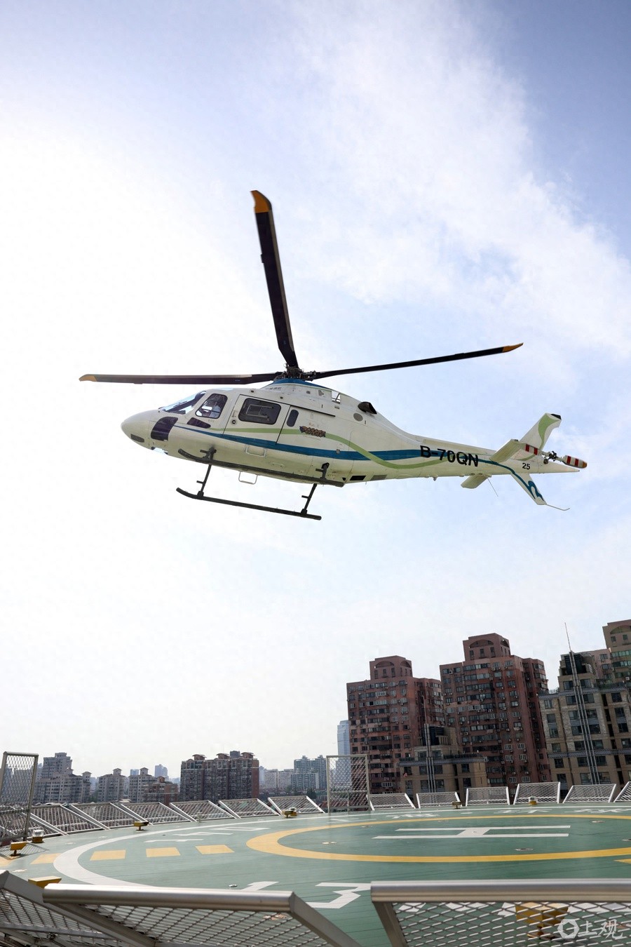 2025年上海中心城区首条定制化低空观光航线起飞？15分钟饱览地标
