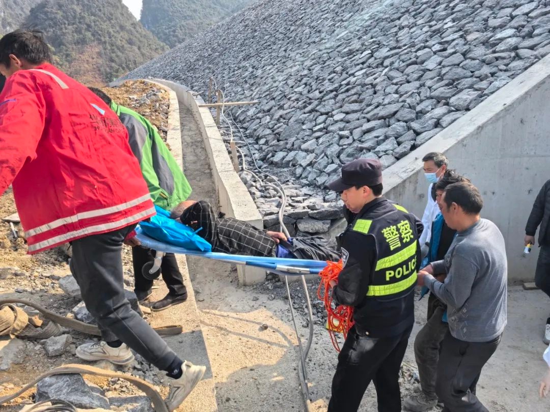 工友失踪20小时，山林搜救惊心动魄！余师傅能否平安归来？  第4张