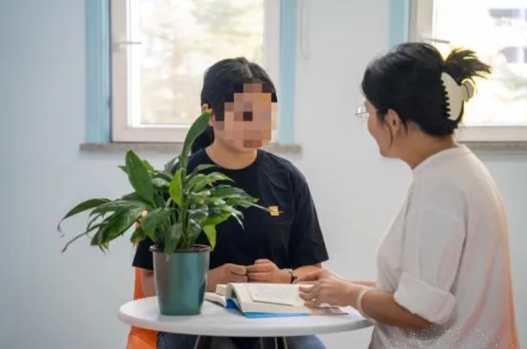 家暴受害者黄某的悲惨遭遇：忍让换来的竟是暴力升级！检察机关如何为她伸张正义？  第2张