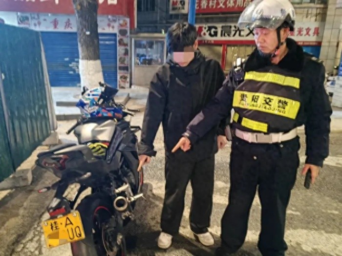 机车迷梦碎！刚上路的改装摩托为何被交警拦下？