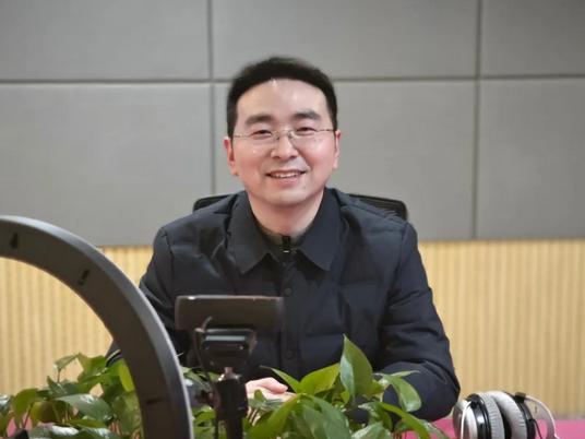 失眠困扰你？专家何长江揭秘失眠背后的真相与缓解良方  第2张
