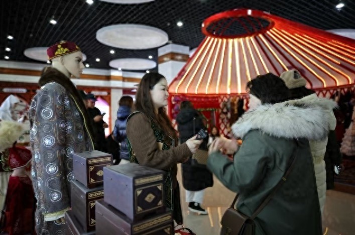 酒泉阿克塞县如何通过文旅融合打造全域景区？7大项目建成，8项文创产品惊艳亮相