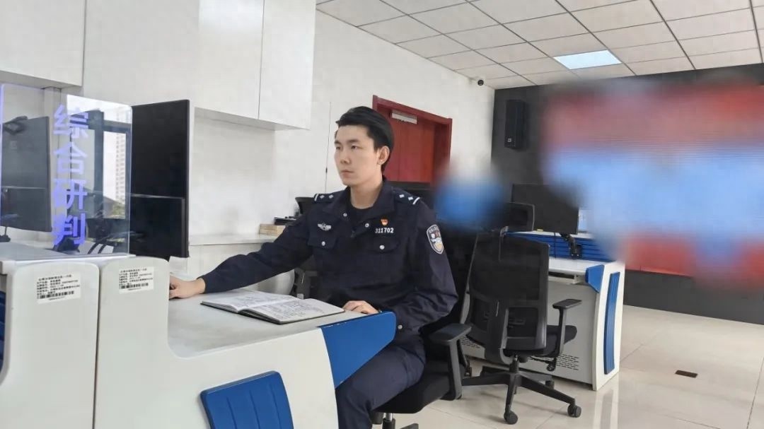 从辅警到民警，丁佳硕的警察梦如何一步步实现？揭秘他的从警故事