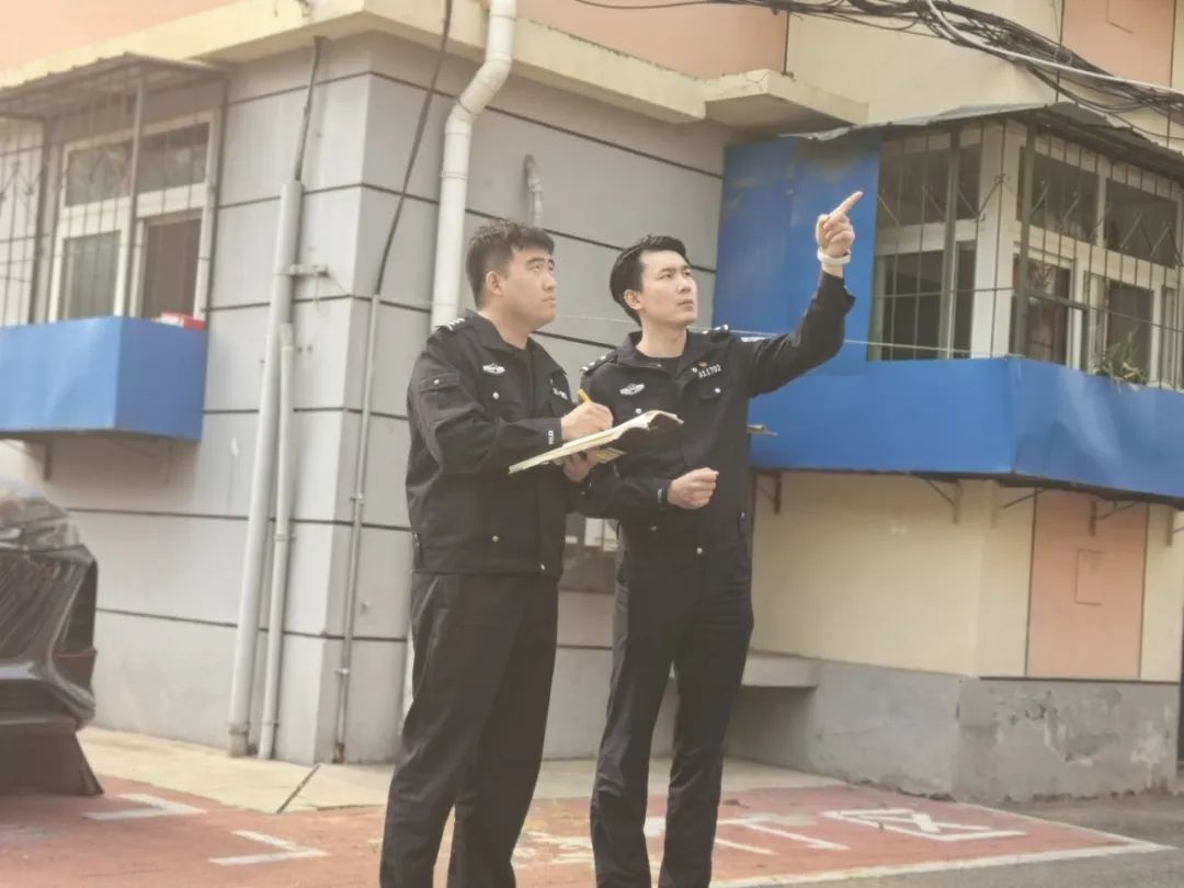从辅警到民警，丁佳硕的警察梦如何一步步实现？揭秘他的从警故事  第6张