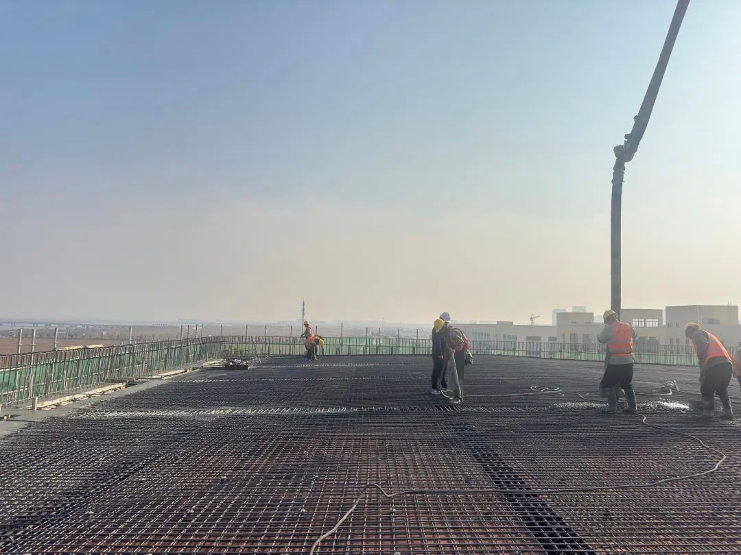 台州S2线绿脉南路站主体结构封顶！45天建设速度惊人，未来出行将如何改变？  第4张