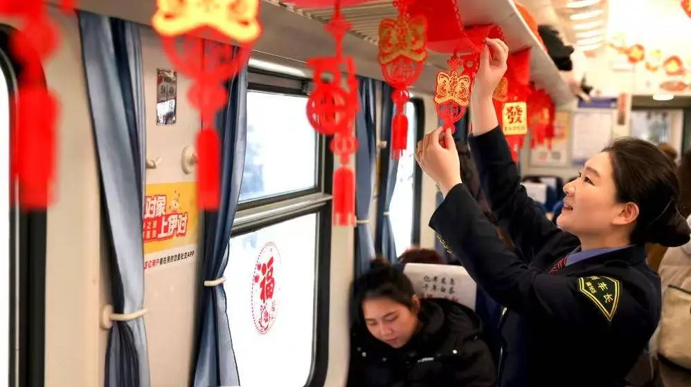 60岁老人逆行21小时，只为在女儿城市过年！你还在坚持回家吗？