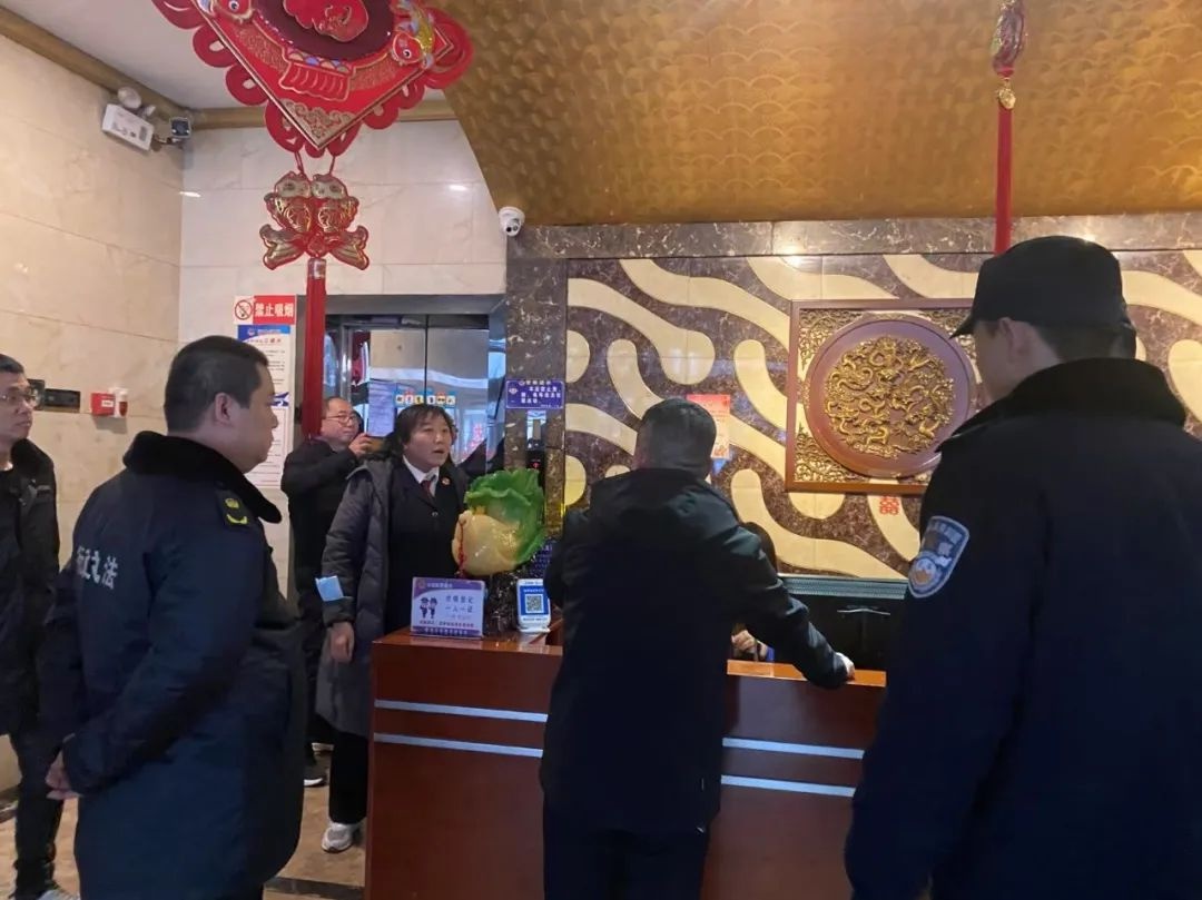 灵石县突击检查电竞酒店网吧，你的孩子安全吗？