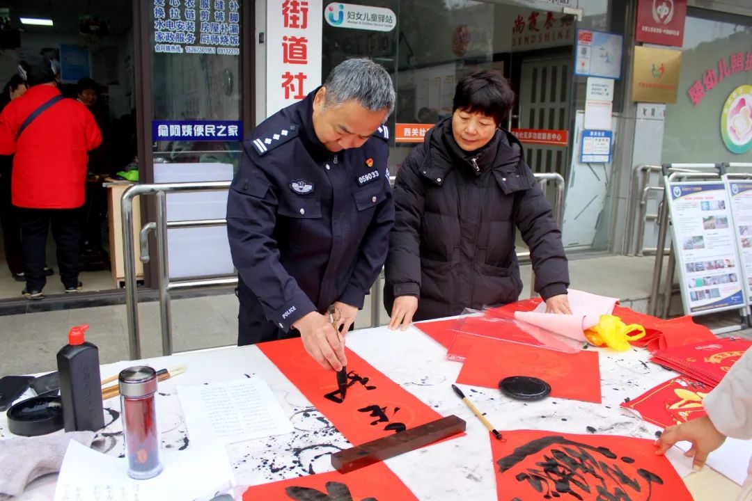新年防盗大行动！西关派出所夜巡拉车门，你的爱车安全了吗？  第4张