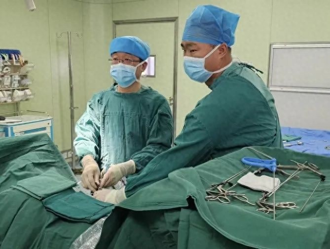 94岁高龄老人成功手术，腰椎管狭窄症如何被攻克？术后康复奇迹揭秘