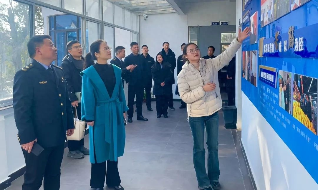 副县长冯霞节前安全检查：如何确保市民过一个平安祥和的新春佳节？