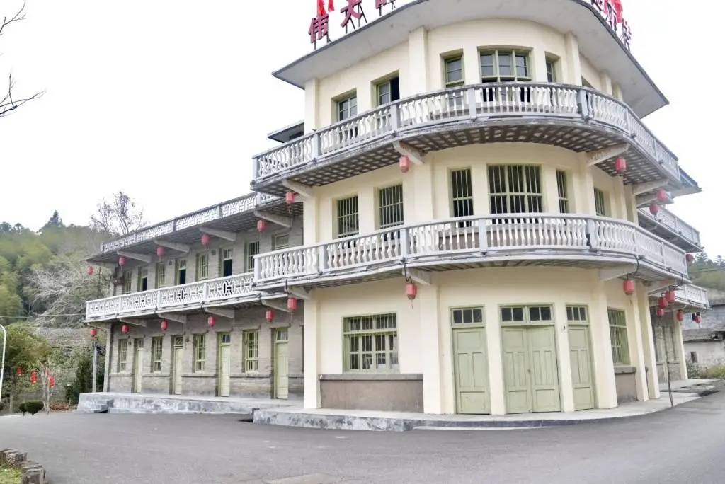 清流县拔里村：从伐木场到旅游胜地，这列火车如何变身为网红打卡地？  第2张