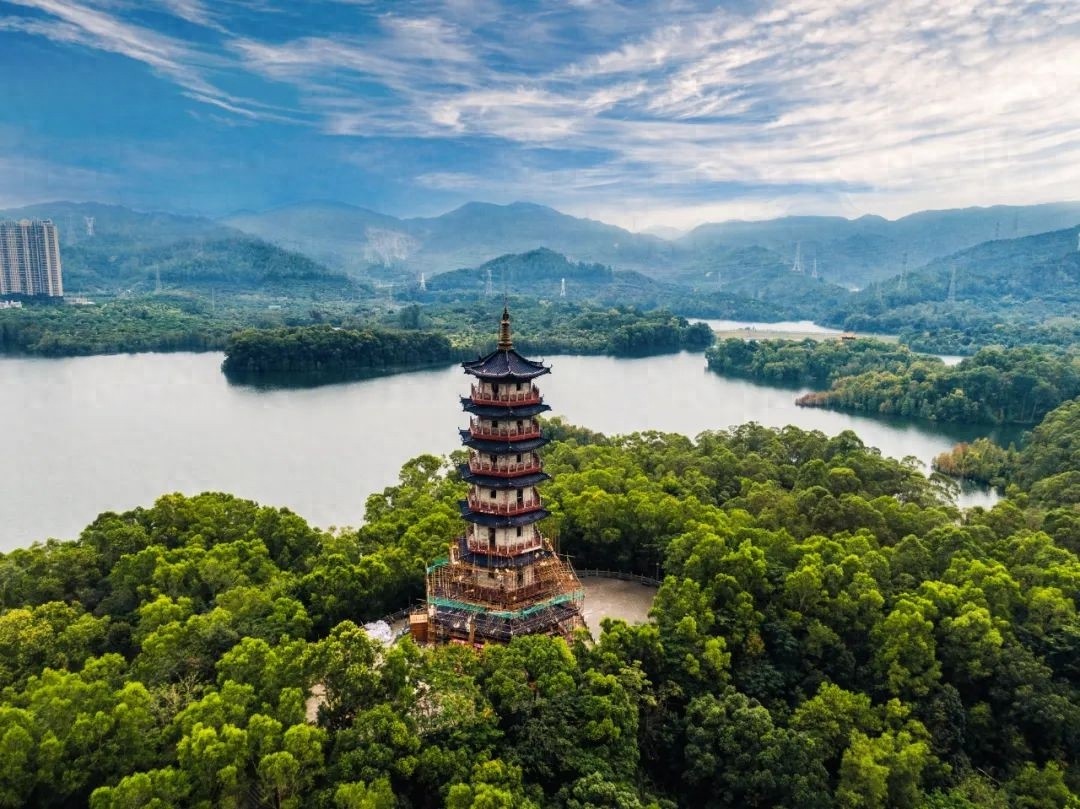 想体验哪吒的风火轮？坪山直升机之旅，10分钟飞越马峦山，15分钟穿越山海，你敢来吗？