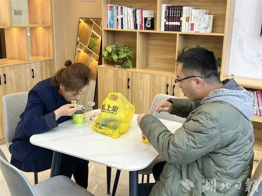 湖北双溪服务区凭什么获评全国5A司机之家？揭秘春运焕新升级后的惊人变化  第2张