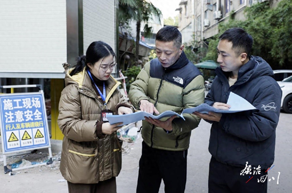 老楼加新梯，居民喜笑颜开！你家小区也能享受政府补贴吗？  第1张
