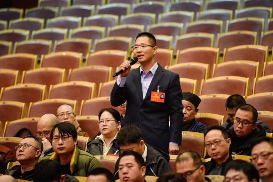 抢麦大战！政协委员如何破解城区停车难题？  第3张