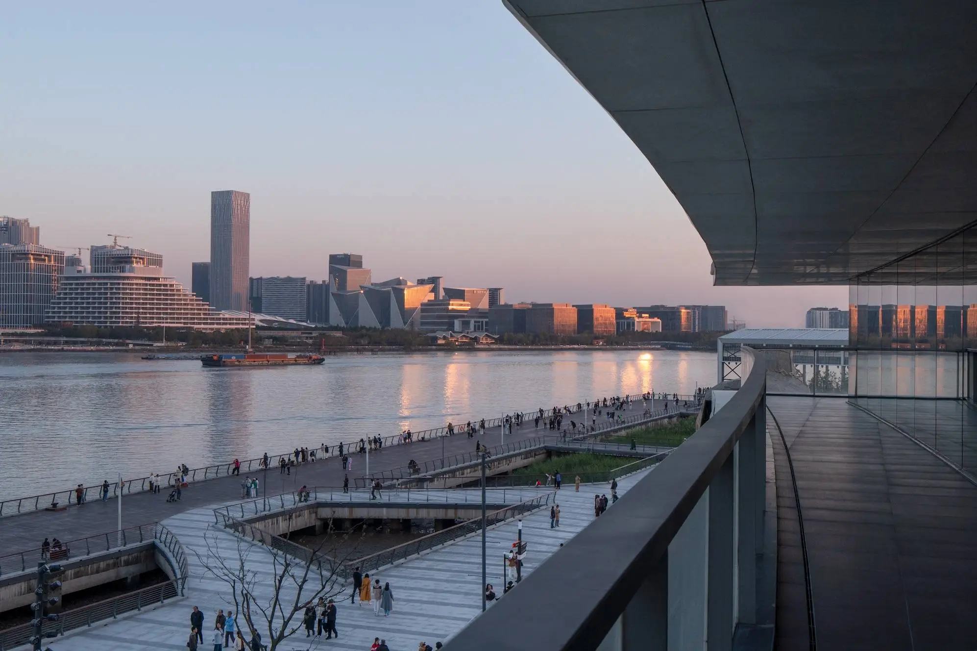 2025年上海徐汇滨江新地标！西岸大剧院即将震撼开放，你准备好了吗？  第7张