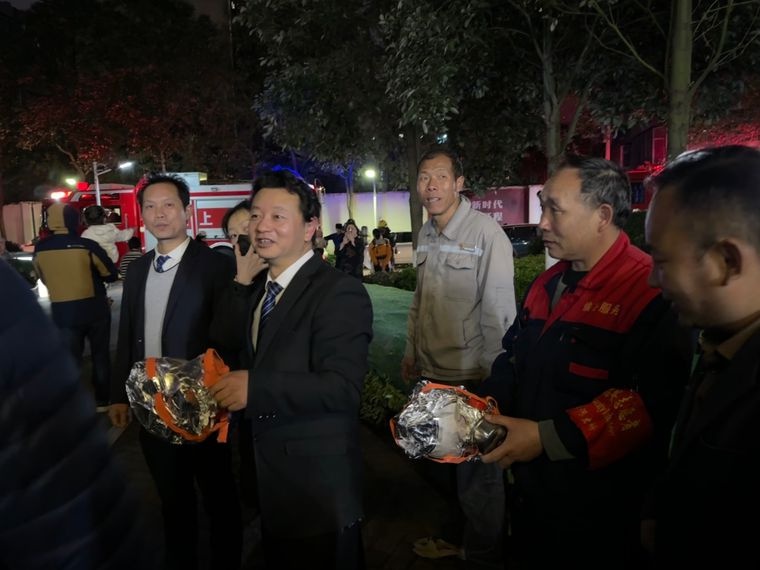 高层火灾逃生有多难？盘龙区消防大队带你实战演练，关键时刻能救命  第3张