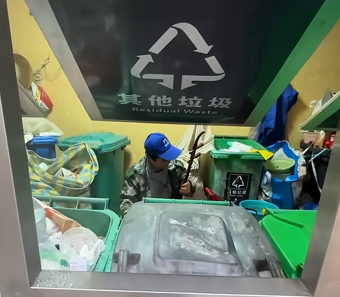 垃圾站里的音乐家：卢贤敏如何用二胡征服了全网？  第2张
