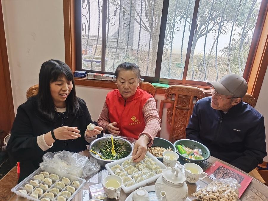 社区为老人安装爱心扶手，幸福感倍增！你家的老人也享受到了吗？  第2张