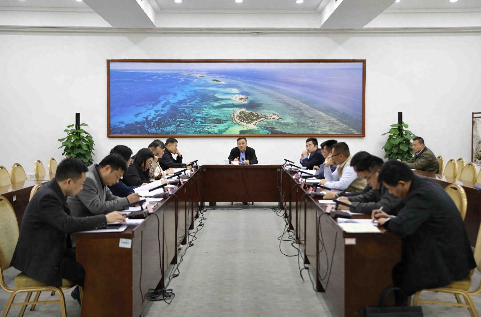 2025年我市项目建设面临哪些挑战？如何确保目标如期完成