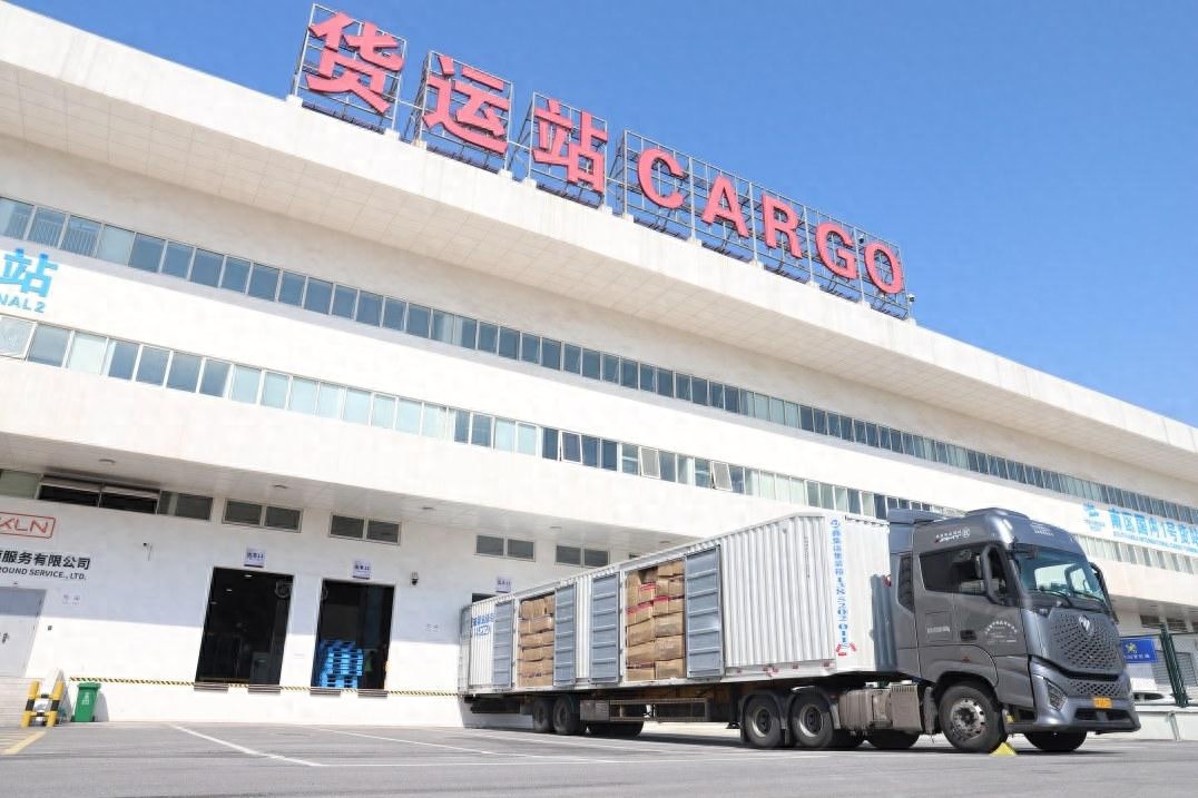 花湖机场国际2号货站正式运营，跨境电商货物直飞迈阿密，效率提升惊人