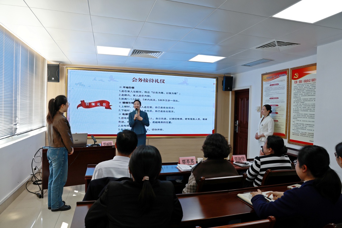 职场礼仪培训竟能提升职业素养？来宾市统计局这样做  第4张
