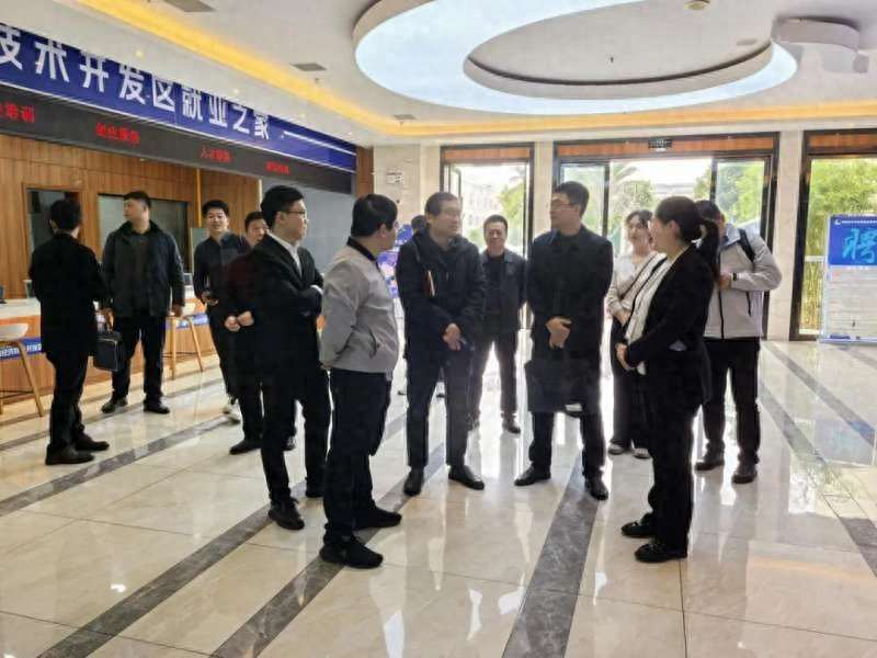 抚州市考察组为何专程赴赣州学习直播带岗？揭秘5+2就业之家背后的成功经验