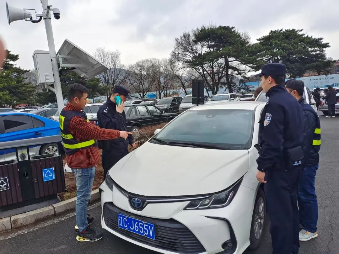 警民联手守护千山景区，义警力量如何让游客更安心？  第3张