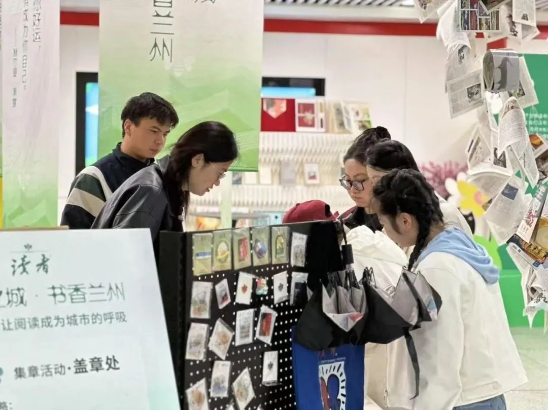 兰州地铁变身书香专列！2025世界读书日，你准备好打卡了吗？  第2张