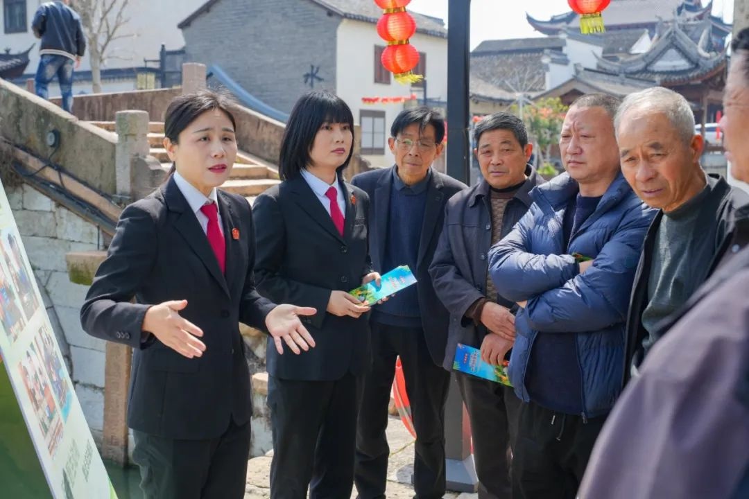 千年古村惊现非法捕鱼案！国徽下审判，祖辈捕鱼好手为何铤而走险？  第5张