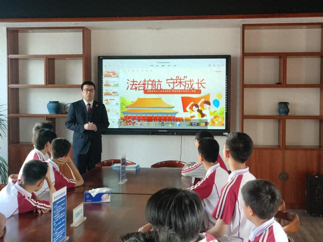 法治护航，守‘未’成长！公安县梅园初级中学七年级学生如何扣好人生第一粒扣子？