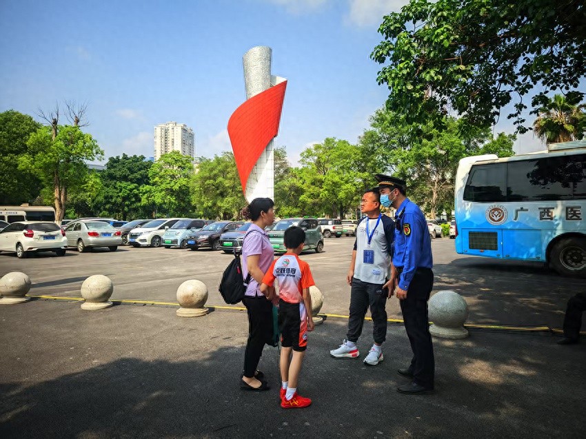 全国跳绳联赛圆满收官！60多名执法队员如何用暖心服务为赛事添彩？