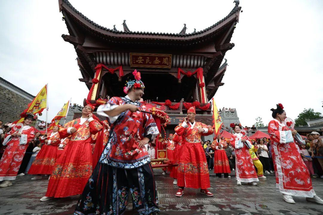 雨中相亲竟成功20多对！益阳明清古巷的这场相亲大会为何如此火爆？  第2张