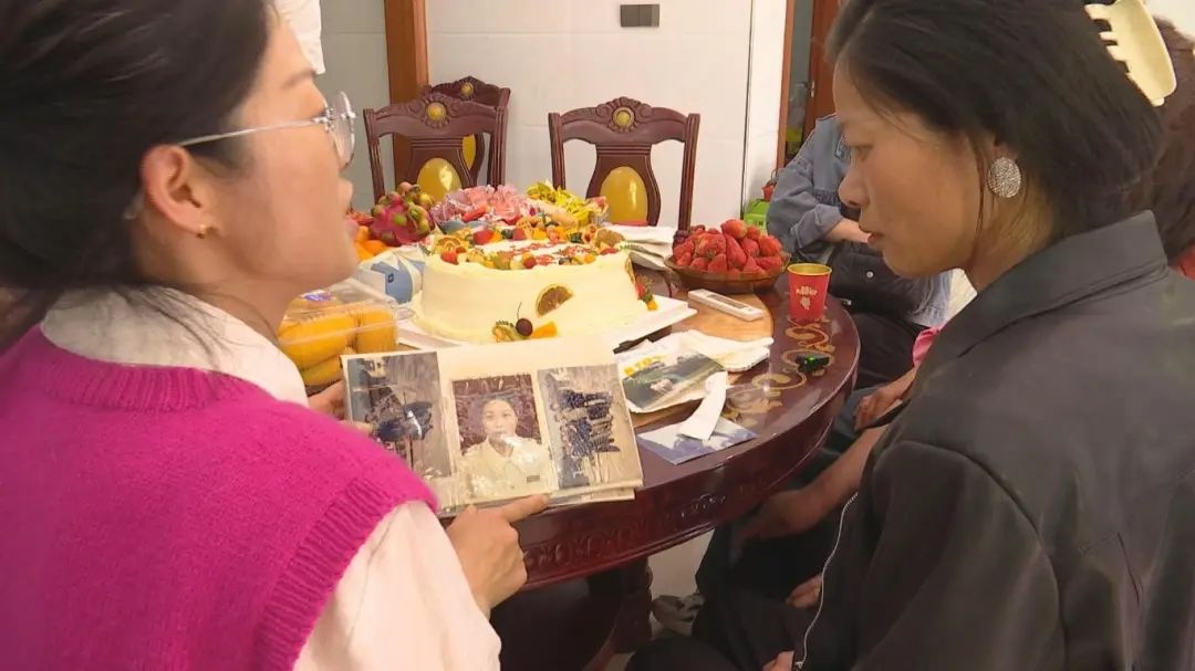 失散50年的五姐妹终团聚！她们的泪水为何让所有人动容？  第3张