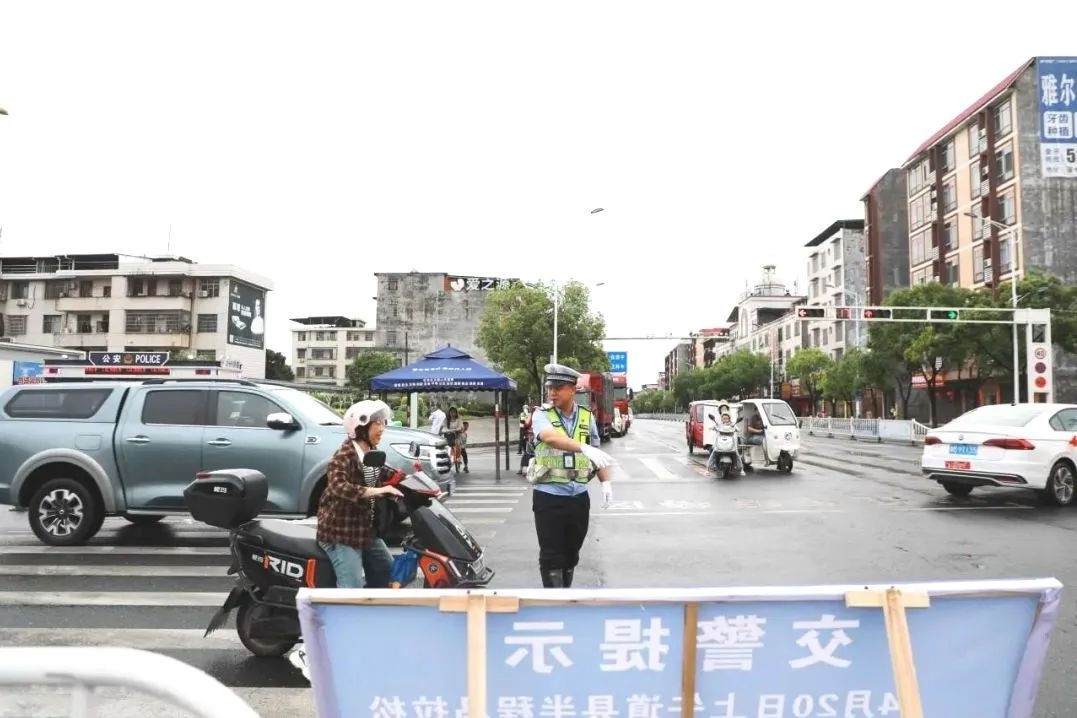3500名跑者激情开跑！道县公安如何筑起最坚实的马拉松安全屏障？  第8张