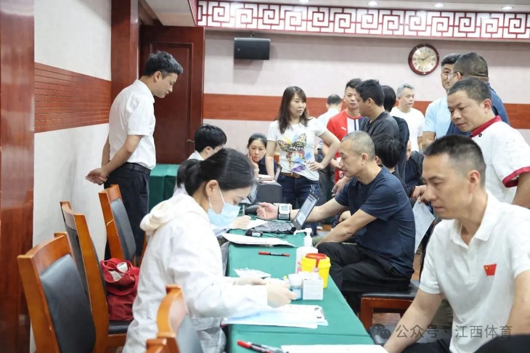 热血健儿铸大爱！52人献血1.29万毫升，体育人的担当你感受到了吗？
