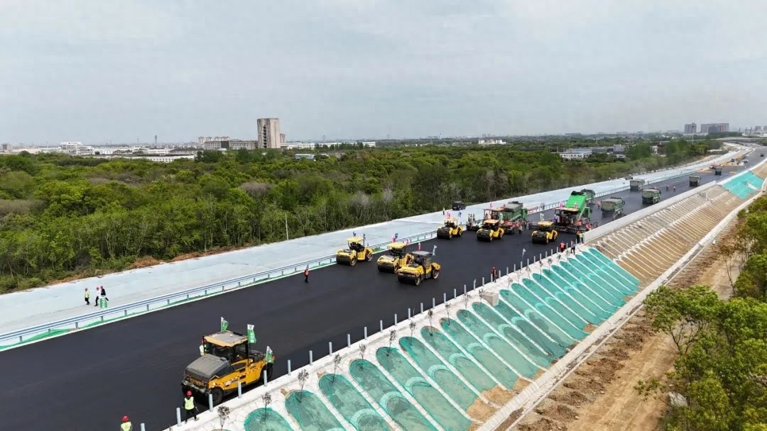 无锡至宜兴高速扩建工程完成排水沥青路面试验段！国内大规模应用案例你知道吗？