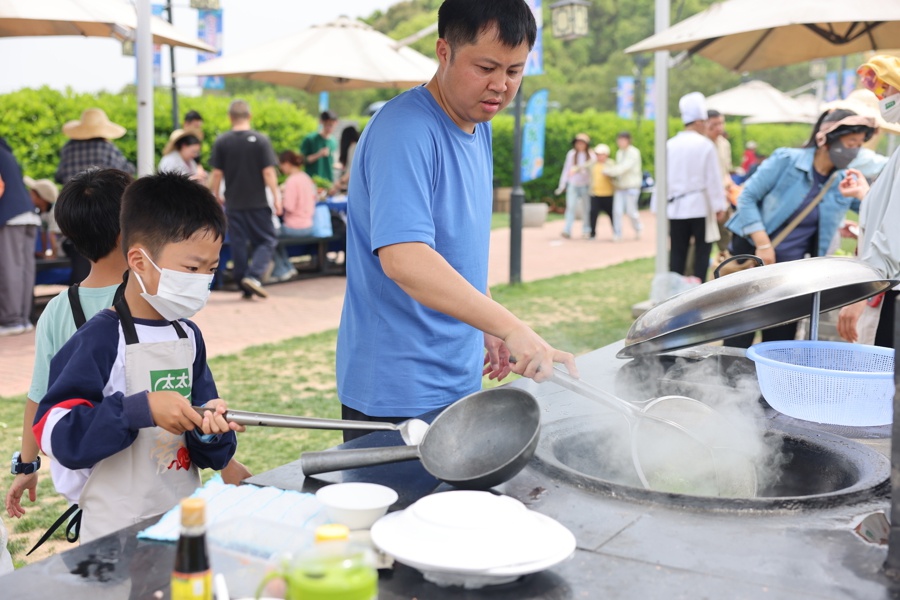 你知道丝瓜筋还能这样用吗？世界地球日亲子活动揭秘绿色厨房新玩法  第5张