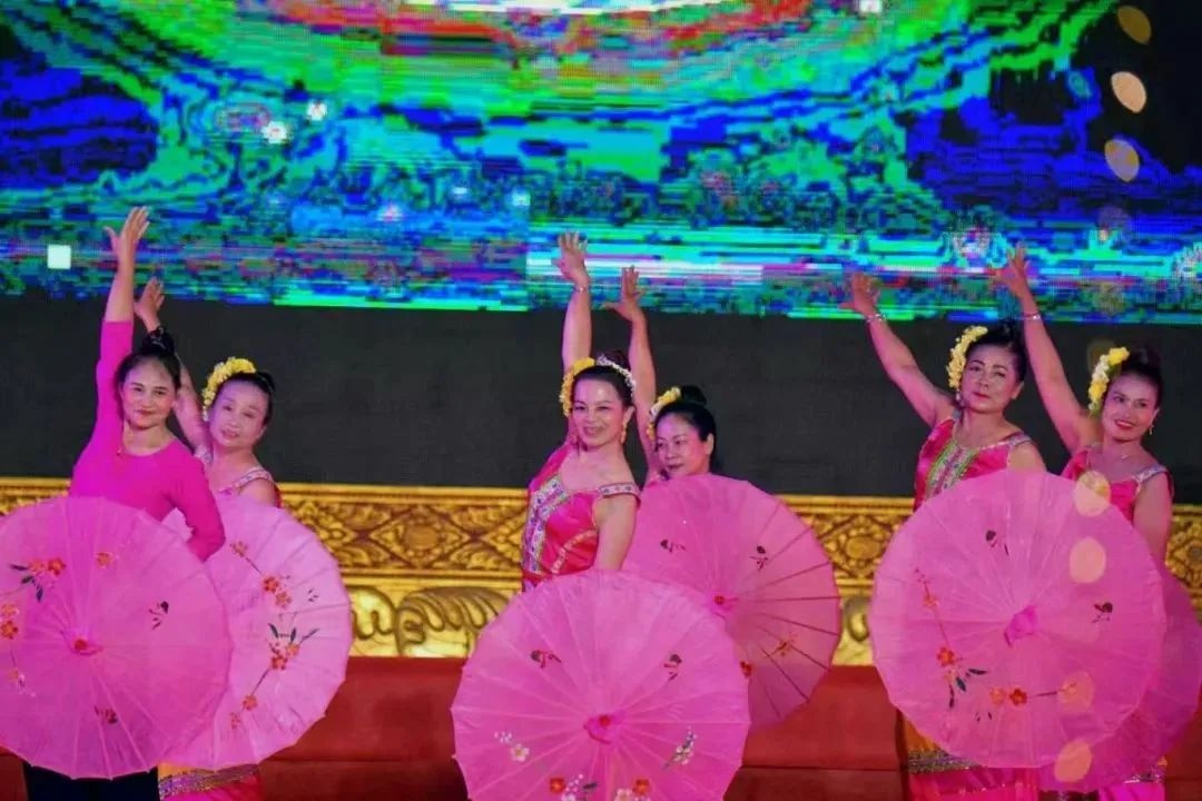 30余名银发志愿者化身导游和文艺使者，勐腊县老年大学如何擦亮边疆旅游志愿服务品牌？  第3张