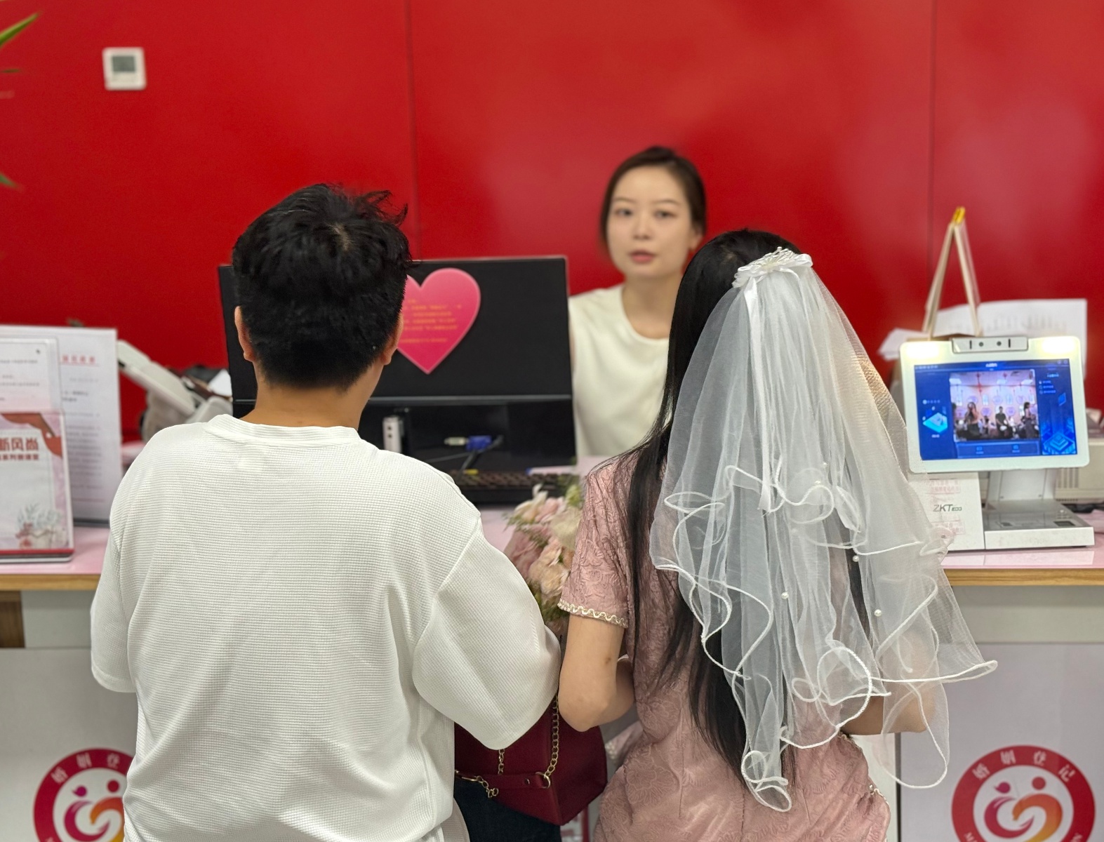 5月10日起结婚登记不用户口本？异地领证仅需10分钟！啥情况？  第2张