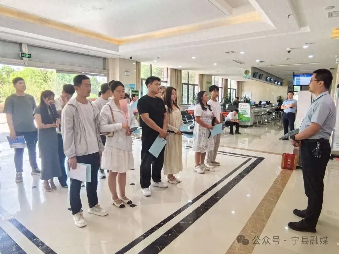 520领证日新人幸福满满！摒弃高额彩礼，真爱能否战胜金钱？
