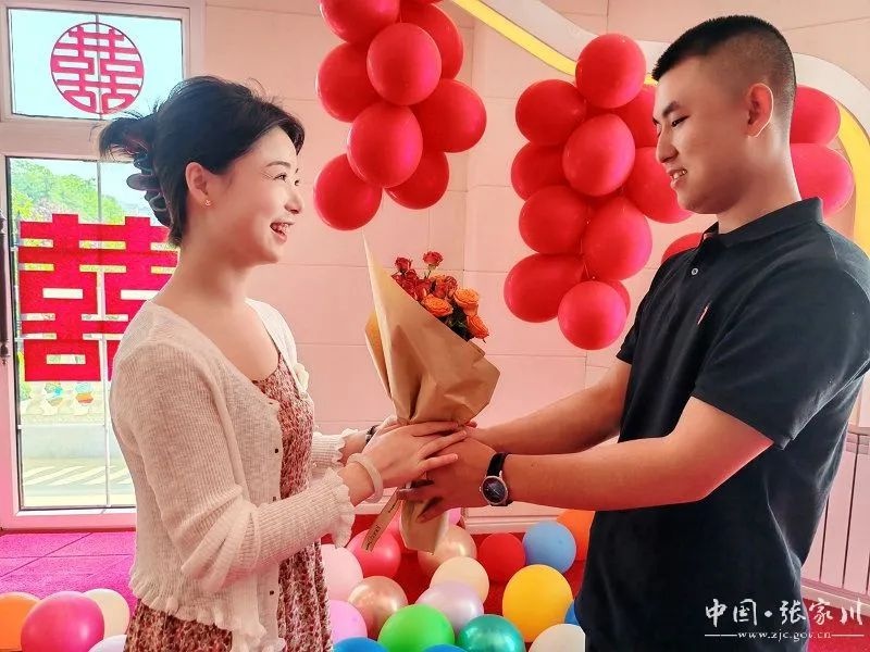 520集体领证！抵制高额彩礼，这场活动意义何在？  第3张