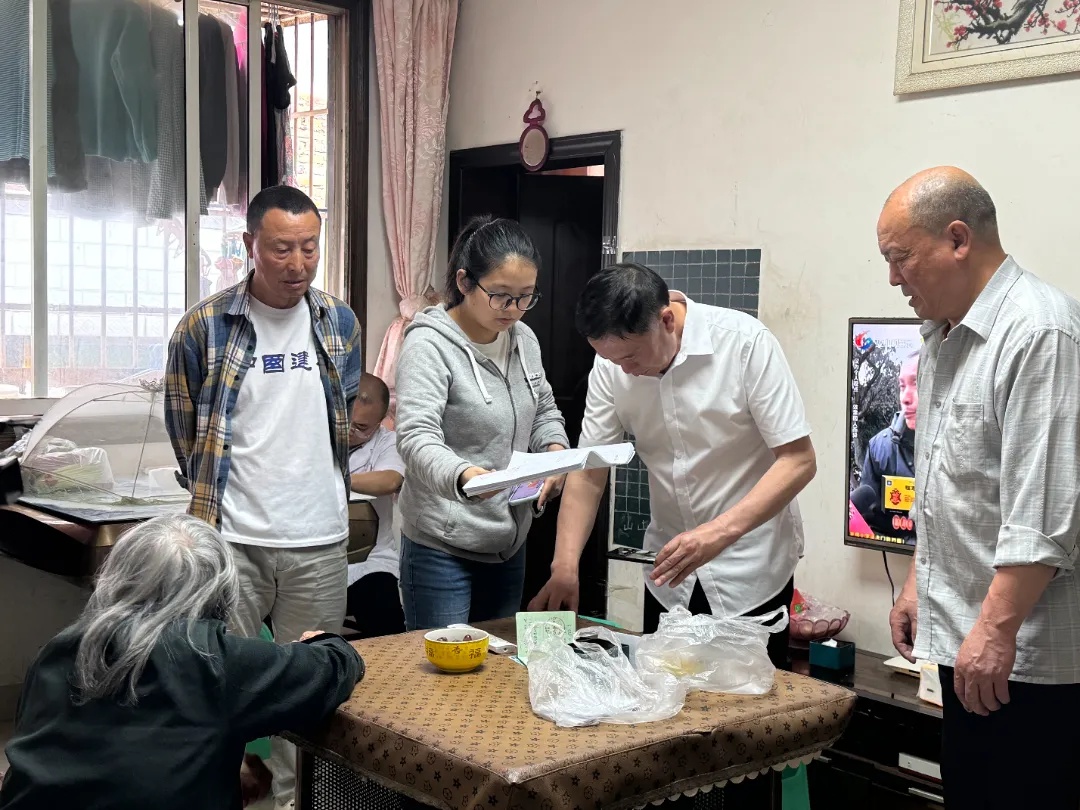 红花岗区残联上门办证助残月服务！特殊群体办证难问题咋解决？  第2张