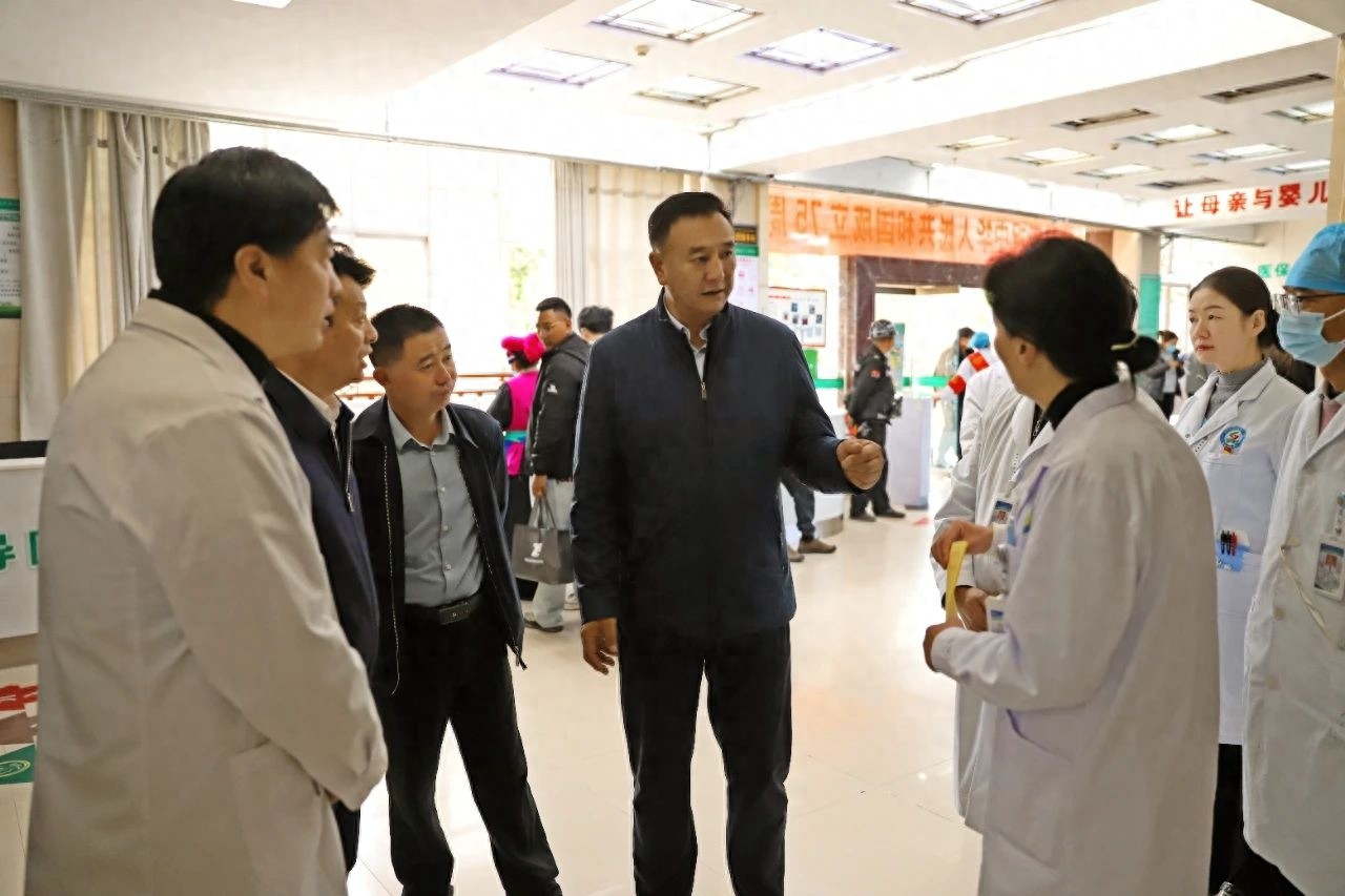 5月19日州长张卫东调研州人民医院，医疗质量提升如何破局？